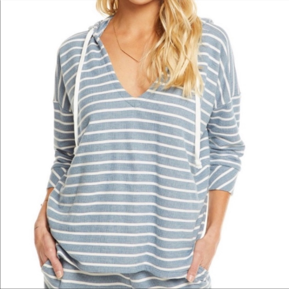 Chaser French Terry blue and white 3/4 Sleeve Pullover Hoodie size medium